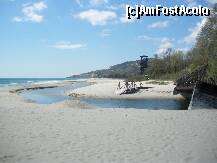[P03] De aici incepe Albena. Poza este in dreptul hotelului Gergana. Se termina Albena si tot exista plaja de plaja. » foto by fanespoitorul
 - 
<span class="allrVoted glyphicon glyphicon-heart hidden" id="av208172"></span>
<a class="m-l-10 hidden" id="sv208172" onclick="voting_Foto_DelVot(,208172,979)" role="button">șterge vot <span class="glyphicon glyphicon-remove"></span></a>
<a id="v9208172" class=" c-red"  onclick="voting_Foto_SetVot(208172)" role="button"><span class="glyphicon glyphicon-heart-empty"></span> <b>LIKE</b> = Votează poza</a> <img class="hidden"  id="f208172W9" src="/imagini/loader.gif" border="0" /><span class="AjErrMes hidden" id="e208172ErM"></span>