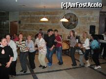 [P07] Dansul Pinguinului. Asa erau serile in lobby bar. Am poza si cu Brasoveanca » foto by fanespoitorul
 - 
<span class="allrVoted glyphicon glyphicon-heart hidden" id="av208183"></span>
<a class="m-l-10 hidden" id="sv208183" onclick="voting_Foto_DelVot(,208183,979)" role="button">șterge vot <span class="glyphicon glyphicon-remove"></span></a>
<a id="v9208183" class=" c-red"  onclick="voting_Foto_SetVot(208183)" role="button"><span class="glyphicon glyphicon-heart-empty"></span> <b>LIKE</b> = Votează poza</a> <img class="hidden"  id="f208183W9" src="/imagini/loader.gif" border="0" /><span class="AjErrMes hidden" id="e208183ErM"></span>