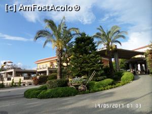 [P02] Intrarea în hotelul Crystal Paraiso Verde - Bogazkent » foto by Alina53
 - 
<span class="allrVoted glyphicon glyphicon-heart hidden" id="av858834"></span>
<a class="m-l-10 hidden" id="sv858834" onclick="voting_Foto_DelVot(,858834,99)" role="button">șterge vot <span class="glyphicon glyphicon-remove"></span></a>
<a id="v9858834" class=" c-red"  onclick="voting_Foto_SetVot(858834)" role="button"><span class="glyphicon glyphicon-heart-empty"></span> <b>LIKE</b> = Votează poza</a> <img class="hidden"  id="f858834W9" src="/imagini/loader.gif" border="0" /><span class="AjErrMes hidden" id="e858834ErM"></span>