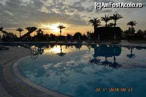 [P22] Hotel Crystal Paraiso Verde, Belek, piscina » foto by crismis
 - 
<span class="allrVoted glyphicon glyphicon-heart hidden" id="av585620"></span>
<a class="m-l-10 hidden" id="sv585620" onclick="voting_Foto_DelVot(,585620,99)" role="button">șterge vot <span class="glyphicon glyphicon-remove"></span></a>
<a id="v9585620" class=" c-red"  onclick="voting_Foto_SetVot(585620)" role="button"><span class="glyphicon glyphicon-heart-empty"></span> <b>LIKE</b> = Votează poza</a> <img class="hidden"  id="f585620W9" src="/imagini/loader.gif" border="0" /><span class="AjErrMes hidden" id="e585620ErM"></span>
