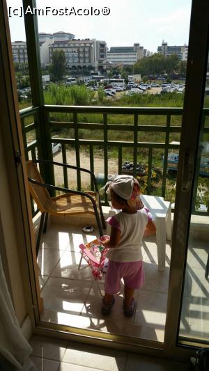 [P03] vedere de la balcon catre exteriorul hotelului » foto by laura 08
 - 
<span class="allrVoted glyphicon glyphicon-heart hidden" id="av836951"></span>
<a class="m-l-10 hidden" id="sv836951" onclick="voting_Foto_DelVot(,836951,99)" role="button">șterge vot <span class="glyphicon glyphicon-remove"></span></a>
<a id="v9836951" class=" c-red"  onclick="voting_Foto_SetVot(836951)" role="button"><span class="glyphicon glyphicon-heart-empty"></span> <b>LIKE</b> = Votează poza</a> <img class="hidden"  id="f836951W9" src="/imagini/loader.gif" border="0" /><span class="AjErrMes hidden" id="e836951ErM"></span>