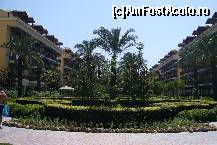 [P10] gradina interioara vazuta dinspre receptie » foto by damiza
 - 
<span class="allrVoted glyphicon glyphicon-heart hidden" id="av87580"></span>
<a class="m-l-10 hidden" id="sv87580" onclick="voting_Foto_DelVot(,87580,99)" role="button">șterge vot <span class="glyphicon glyphicon-remove"></span></a>
<a id="v987580" class=" c-red"  onclick="voting_Foto_SetVot(87580)" role="button"><span class="glyphicon glyphicon-heart-empty"></span> <b>LIKE</b> = Votează poza</a> <img class="hidden"  id="f87580W9" src="/imagini/loader.gif" border="0" /><span class="AjErrMes hidden" id="e87580ErM"></span>