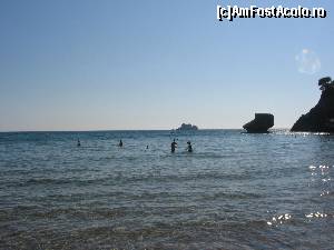[P04] Se poate face atat o baie frumoasa, cat si snorkelling, daca ai rabdare sa parcurgi pe jos drumul de la sosea pana la plaja din Gyaliscari.  » foto by calatorul
 - 
<span class="allrVoted glyphicon glyphicon-heart hidden" id="av562108"></span>
<a class="m-l-10 hidden" id="sv562108" onclick="voting_Foto_DelVot(,562108,993)" role="button">șterge vot <span class="glyphicon glyphicon-remove"></span></a>
<a id="v9562108" class=" c-red"  onclick="voting_Foto_SetVot(562108)" role="button"><span class="glyphicon glyphicon-heart-empty"></span> <b>LIKE</b> = Votează poza</a> <img class="hidden"  id="f562108W9" src="/imagini/loader.gif" border="0" /><span class="AjErrMes hidden" id="e562108ErM"></span>