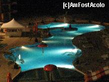 [P05] piscina noaptea » foto by sandu14
 - 
<span class="allrVoted glyphicon glyphicon-heart hidden" id="av254238"></span>
<a class="m-l-10 hidden" id="sv254238" onclick="voting_Foto_DelVot(,254238,994)" role="button">șterge vot <span class="glyphicon glyphicon-remove"></span></a>
<a id="v9254238" class=" c-red"  onclick="voting_Foto_SetVot(254238)" role="button"><span class="glyphicon glyphicon-heart-empty"></span> <b>LIKE</b> = Votează poza</a> <img class="hidden"  id="f254238W9" src="/imagini/loader.gif" border="0" /><span class="AjErrMes hidden" id="e254238ErM"></span>