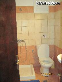 [P01] toaleta camerei - hotel Alonakia » foto by bitza
 - 
<span class="allrVoted glyphicon glyphicon-heart hidden" id="av216375"></span>
<a class="m-l-10 hidden" id="sv216375" onclick="voting_Foto_DelVot(,216375,996)" role="button">șterge vot <span class="glyphicon glyphicon-remove"></span></a>
<a id="v9216375" class=" c-red"  onclick="voting_Foto_SetVot(216375)" role="button"><span class="glyphicon glyphicon-heart-empty"></span> <b>LIKE</b> = Votează poza</a> <img class="hidden"  id="f216375W9" src="/imagini/loader.gif" border="0" /><span class="AjErrMes hidden" id="e216375ErM"></span>