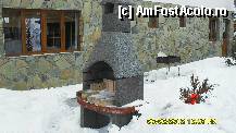 [P35] afara in curte era gratarul, nu l-am putut folosi caci nu stiam ca trebuie sa cumparam lemne. » foto by adryana
 - 
<span class="allrVoted glyphicon glyphicon-heart hidden" id="av293378"></span>
<a class="m-l-10 hidden" id="sv293378" onclick="voting_Foto_DelVot(,293378,1000)" role="button">șterge vot <span class="glyphicon glyphicon-remove"></span></a>
<a id="v9293378" class=" c-red"  onclick="voting_Foto_SetVot(293378)" role="button"><span class="glyphicon glyphicon-heart-empty"></span> <b>LIKE</b> = Votează poza</a> <img class="hidden"  id="f293378W9" src="/imagini/loader.gif" border="0" /><span class="AjErrMes hidden" id="e293378ErM"></span>