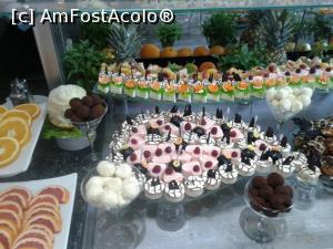 [P03] Bufet dulciuri » foto by Daniela.t
 - 
<span class="allrVoted glyphicon glyphicon-heart hidden" id="av978221"></span>
<a class="m-l-10 hidden" id="sv978221" onclick="voting_Foto_DelVot(,978221,1003)" role="button">șterge vot <span class="glyphicon glyphicon-remove"></span></a>
<a id="v9978221" class=" c-red"  onclick="voting_Foto_SetVot(978221)" role="button"><span class="glyphicon glyphicon-heart-empty"></span> <b>LIKE</b> = Votează poza</a> <img class="hidden"  id="f978221W9" src="/imagini/loader.gif" border="0" /><span class="AjErrMes hidden" id="e978221ErM"></span>