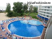 [P01] Una din piscine - vazuta din camera » foto by hhh
 - 
<span class="allrVoted glyphicon glyphicon-heart hidden" id="av92138"></span>
<a class="m-l-10 hidden" id="sv92138" onclick="voting_Foto_DelVot(,92138,1017)" role="button">șterge vot <span class="glyphicon glyphicon-remove"></span></a>
<a id="v992138" class=" c-red"  onclick="voting_Foto_SetVot(92138)" role="button"><span class="glyphicon glyphicon-heart-empty"></span> <b>LIKE</b> = Votează poza</a> <img class="hidden"  id="f92138W9" src="/imagini/loader.gif" border="0" /><span class="AjErrMes hidden" id="e92138ErM"></span>