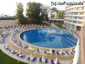 [P01] piscina din spatele hotelului » foto by arin
 - 
<span class="allrVoted glyphicon glyphicon-heart hidden" id="av466091"></span>
<a class="m-l-10 hidden" id="sv466091" onclick="voting_Foto_DelVot(,466091,1017)" role="button">șterge vot <span class="glyphicon glyphicon-remove"></span></a>
<a id="v9466091" class=" c-red"  onclick="voting_Foto_SetVot(466091)" role="button"><span class="glyphicon glyphicon-heart-empty"></span> <b>LIKE</b> = Votează poza</a> <img class="hidden"  id="f466091W9" src="/imagini/loader.gif" border="0" /><span class="AjErrMes hidden" id="e466091ErM"></span>