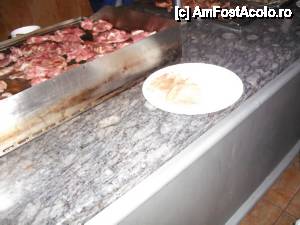 [P26] Gratarul din restaurant. Ceafa de porc, piept de pui, peste. Aici e ceafa.  » foto by Zoazore
 - 
<span class="allrVoted glyphicon glyphicon-heart hidden" id="av433459"></span>
<a class="m-l-10 hidden" id="sv433459" onclick="voting_Foto_DelVot(,433459,1019)" role="button">șterge vot <span class="glyphicon glyphicon-remove"></span></a>
<a id="v9433459" class=" c-red"  onclick="voting_Foto_SetVot(433459)" role="button"><span class="glyphicon glyphicon-heart-empty"></span> <b>LIKE</b> = Votează poza</a> <img class="hidden"  id="f433459W9" src="/imagini/loader.gif" border="0" /><span class="AjErrMes hidden" id="e433459ErM"></span>