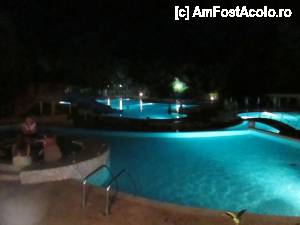 [P39] Jacuzii si piscinele seara » foto by Zoazore
 - 
<span class="allrVoted glyphicon glyphicon-heart hidden" id="av433477"></span>
<a class="m-l-10 hidden" id="sv433477" onclick="voting_Foto_DelVot(,433477,1019)" role="button">șterge vot <span class="glyphicon glyphicon-remove"></span></a>
<a id="v9433477" class=" c-red"  onclick="voting_Foto_SetVot(433477)" role="button"><span class="glyphicon glyphicon-heart-empty"></span> <b>LIKE</b> = Votează poza</a> <img class="hidden"  id="f433477W9" src="/imagini/loader.gif" border="0" /><span class="AjErrMes hidden" id="e433477ErM"></span>