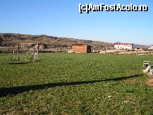 [P18] In curtea din spatele hotelului exista un mic teren de fotbal » foto by ionescunic
 - 
<span class="allrVoted glyphicon glyphicon-heart hidden" id="av182611"></span>
<a class="m-l-10 hidden" id="sv182611" onclick="voting_Foto_DelVot(,182611,1030)" role="button">șterge vot <span class="glyphicon glyphicon-remove"></span></a>
<a id="v9182611" class=" c-red"  onclick="voting_Foto_SetVot(182611)" role="button"><span class="glyphicon glyphicon-heart-empty"></span> <b>LIKE</b> = Votează poza</a> <img class="hidden"  id="f182611W9" src="/imagini/loader.gif" border="0" /><span class="AjErrMes hidden" id="e182611ErM"></span>