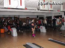 [P40] incercari de strike la bowling » foto by commandorsteel*
 - 
<span class="allrVoted glyphicon glyphicon-heart hidden" id="av167740"></span>
<a class="m-l-10 hidden" id="sv167740" onclick="voting_Foto_DelVot(,167740,1030)" role="button">șterge vot <span class="glyphicon glyphicon-remove"></span></a>
<a id="v9167740" class=" c-red"  onclick="voting_Foto_SetVot(167740)" role="button"><span class="glyphicon glyphicon-heart-empty"></span> <b>LIKE</b> = Votează poza</a> <img class="hidden"  id="f167740W9" src="/imagini/loader.gif" border="0" /><span class="AjErrMes hidden" id="e167740ErM"></span>