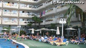 [P07] Hotel Caprici-piscina » foto by Hertha
 - 
<span class="allrVoted glyphicon glyphicon-heart hidden" id="av660861"></span>
<a class="m-l-10 hidden" id="sv660861" onclick="voting_Foto_DelVot(,660861,1038)" role="button">șterge vot <span class="glyphicon glyphicon-remove"></span></a>
<a id="v9660861" class=" c-red"  onclick="voting_Foto_SetVot(660861)" role="button"><span class="glyphicon glyphicon-heart-empty"></span> <b>LIKE</b> = Votează poza</a> <img class="hidden"  id="f660861W9" src="/imagini/loader.gif" border="0" /><span class="AjErrMes hidden" id="e660861ErM"></span>