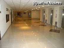 [P31] tot la etajul 2, camera mea era undeva in cel mai indepartat punct posibil si apoi faceam la dreapta :D, mergeam cateva minute de la lift la  camera. FFF spatios » foto by Delphinash
 - 
<span class="allrVoted glyphicon glyphicon-heart hidden" id="av100845"></span>
<a class="m-l-10 hidden" id="sv100845" onclick="voting_Foto_DelVot(,100845,1040)" role="button">șterge vot <span class="glyphicon glyphicon-remove"></span></a>
<a id="v9100845" class=" c-red"  onclick="voting_Foto_SetVot(100845)" role="button"><span class="glyphicon glyphicon-heart-empty"></span> <b>LIKE</b> = Votează poza</a> <img class="hidden"  id="f100845W9" src="/imagini/loader.gif" border="0" /><span class="AjErrMes hidden" id="e100845ErM"></span>