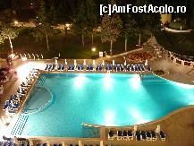 [P15] Piscina seara. Fotografia este realizata cu un mod special de expunere. Ar fi fost placut sa fie astfel luminat in realitate » foto by a_vlad2009
 - 
<span class="allrVoted glyphicon glyphicon-heart hidden" id="av261953"></span>
<a class="m-l-10 hidden" id="sv261953" onclick="voting_Foto_DelVot(,261953,1040)" role="button">șterge vot <span class="glyphicon glyphicon-remove"></span></a>
<a id="v9261953" class=" c-red"  onclick="voting_Foto_SetVot(261953)" role="button"><span class="glyphicon glyphicon-heart-empty"></span> <b>LIKE</b> = Votează poza</a> <img class="hidden"  id="f261953W9" src="/imagini/loader.gif" border="0" /><span class="AjErrMes hidden" id="e261953ErM"></span>