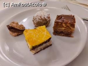 [P24] Restaurant Dorna - papa bun » foto by crismis
 - 
<span class="allrVoted glyphicon glyphicon-heart hidden" id="av1357186"></span>
<a class="m-l-10 hidden" id="sv1357186" onclick="voting_Foto_DelVot(,1357186,1041)" role="button">șterge vot <span class="glyphicon glyphicon-remove"></span></a>
<a id="v91357186" class=" c-red"  onclick="voting_Foto_SetVot(1357186)" role="button"><span class="glyphicon glyphicon-heart-empty"></span> <b>LIKE</b> = Votează poza</a> <img class="hidden"  id="f1357186W9" src="/imagini/loader.gif" border="0" /><span class="AjErrMes hidden" id="e1357186ErM"></span>