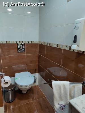 [P06] Camera dublă - baia » foto by crismis
 - 
<span class="allrVoted glyphicon glyphicon-heart hidden" id="av1357168"></span>
<a class="m-l-10 hidden" id="sv1357168" onclick="voting_Foto_DelVot(,1357168,1041)" role="button">șterge vot <span class="glyphicon glyphicon-remove"></span></a>
<a id="v91357168" class=" c-red"  onclick="voting_Foto_SetVot(1357168)" role="button"><span class="glyphicon glyphicon-heart-empty"></span> <b>LIKE</b> = Votează poza</a> <img class="hidden"  id="f1357168W9" src="/imagini/loader.gif" border="0" /><span class="AjErrMes hidden" id="e1357168ErM"></span>
