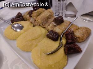 [P61] Restaurant Dorna - papa bun » foto by crismis
 - 
<span class="allrVoted glyphicon glyphicon-heart hidden" id="av1357228"></span>
<a class="m-l-10 hidden" id="sv1357228" onclick="voting_Foto_DelVot(,1357228,1041)" role="button">șterge vot <span class="glyphicon glyphicon-remove"></span></a>
<a id="v91357228" class=" c-red"  onclick="voting_Foto_SetVot(1357228)" role="button"><span class="glyphicon glyphicon-heart-empty"></span> <b>LIKE</b> = Votează poza</a> <img class="hidden"  id="f1357228W9" src="/imagini/loader.gif" border="0" /><span class="AjErrMes hidden" id="e1357228ErM"></span>