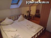 [P12] Heaven Hotel (Hunedoara) - camera, văzută de la intrare (camera din prima zi) » foto by Dragoș_MD
 - 
<span class="allrVoted glyphicon glyphicon-heart hidden" id="av497607"></span>
<a class="m-l-10 hidden" id="sv497607" onclick="voting_Foto_DelVot(,497607,1054)" role="button">șterge vot <span class="glyphicon glyphicon-remove"></span></a>
<a id="v9497607" class=" c-red"  onclick="voting_Foto_SetVot(497607)" role="button"><span class="glyphicon glyphicon-heart-empty"></span> <b>LIKE</b> = Votează poza</a> <img class="hidden"  id="f497607W9" src="/imagini/loader.gif" border="0" /><span class="AjErrMes hidden" id="e497607ErM"></span>