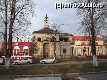 [P03] Heaven Hotel (Hunedoara) - pe partea sudică a clădirii se mai vede încă „emblema” fostului restaurant Corvinul, a cărui infrastructură a preluat-o în (bună) parte. » foto by Dragoș_MD
 - 
<span class="allrVoted glyphicon glyphicon-heart hidden" id="av497598"></span>
<a class="m-l-10 hidden" id="sv497598" onclick="voting_Foto_DelVot(,497598,1054)" role="button">șterge vot <span class="glyphicon glyphicon-remove"></span></a>
<a id="v9497598" class=" c-red"  onclick="voting_Foto_SetVot(497598)" role="button"><span class="glyphicon glyphicon-heart-empty"></span> <b>LIKE</b> = Votează poza</a> <img class="hidden"  id="f497598W9" src="/imagini/loader.gif" border="0" /><span class="AjErrMes hidden" id="e497598ErM"></span>