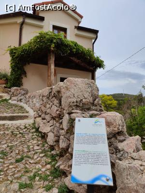 [P04] Explicații despre clopoțelul istrian » foto by crismis
 - 
<span class="allrVoted glyphicon glyphicon-heart hidden" id="av1336079"></span>
<a class="m-l-10 hidden" id="sv1336079" onclick="voting_Foto_DelVot(,1336079,1056)" role="button">șterge vot <span class="glyphicon glyphicon-remove"></span></a>
<a id="v91336079" class=" c-red"  onclick="voting_Foto_SetVot(1336079)" role="button"><span class="glyphicon glyphicon-heart-empty"></span> <b>LIKE</b> = Votează poza</a> <img class="hidden"  id="f1336079W9" src="/imagini/loader.gif" border="0" /><span class="AjErrMes hidden" id="e1336079ErM"></span>