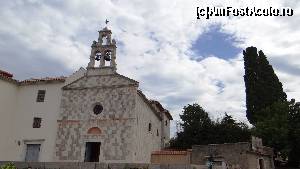 [P29] biserica din Glavotok, plaja este imediat sub biserica » foto by Camelia19
 - 
<span class="allrVoted glyphicon glyphicon-heart hidden" id="av667399"></span>
<a class="m-l-10 hidden" id="sv667399" onclick="voting_Foto_DelVot(,667399,1056)" role="button">șterge vot <span class="glyphicon glyphicon-remove"></span></a>
<a id="v9667399" class=" c-red"  onclick="voting_Foto_SetVot(667399)" role="button"><span class="glyphicon glyphicon-heart-empty"></span> <b>LIKE</b> = Votează poza</a> <img class="hidden"  id="f667399W9" src="/imagini/loader.gif" border="0" /><span class="AjErrMes hidden" id="e667399ErM"></span>