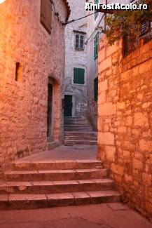 [P06] La Sibenik, in cetate. » foto by miticat*
 - 
<span class="allrVoted glyphicon glyphicon-heart hidden" id="av3269"></span>
<a class="m-l-10 hidden" id="sv3269" onclick="voting_Foto_DelVot(,3269,1065)" role="button">șterge vot <span class="glyphicon glyphicon-remove"></span></a>
<a id="v93269" class=" c-red"  onclick="voting_Foto_SetVot(3269)" role="button"><span class="glyphicon glyphicon-heart-empty"></span> <b>LIKE</b> = Votează poza</a> <img class="hidden"  id="f3269W9" src="/imagini/loader.gif" border="0" /><span class="AjErrMes hidden" id="e3269ErM"></span>