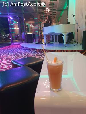 [P04] Live music in Lobby Bar - as zice ca e chiar classy! » foto by turist2
 - 
<span class="allrVoted glyphicon glyphicon-heart hidden" id="av1181225"></span>
<a class="m-l-10 hidden" id="sv1181225" onclick="voting_Foto_DelVot(,1181225,1077)" role="button">șterge vot <span class="glyphicon glyphicon-remove"></span></a>
<a id="v91181225" class=" c-red"  onclick="voting_Foto_SetVot(1181225)" role="button"><span class="glyphicon glyphicon-heart-empty"></span> <b>LIKE</b> = Votează poza</a> <img class="hidden"  id="f1181225W9" src="/imagini/loader.gif" border="0" /><span class="AjErrMes hidden" id="e1181225ErM"></span>