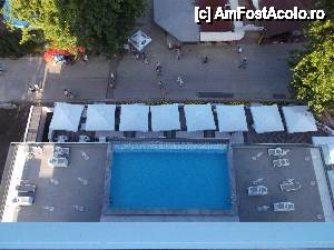 [P03] Micuta piscina a hotelului Metropol, vazuta de la etajul 11 al hotelului » foto by toni & cristi
 - 
<span class="allrVoted glyphicon glyphicon-heart hidden" id="av446299"></span>
<a class="m-l-10 hidden" id="sv446299" onclick="voting_Foto_DelVot(,446299,1077)" role="button">șterge vot <span class="glyphicon glyphicon-remove"></span></a>
<a id="v9446299" class=" c-red"  onclick="voting_Foto_SetVot(446299)" role="button"><span class="glyphicon glyphicon-heart-empty"></span> <b>LIKE</b> = Votează poza</a> <img class="hidden"  id="f446299W9" src="/imagini/loader.gif" border="0" /><span class="AjErrMes hidden" id="e446299ErM"></span>