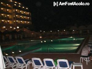 [P10] Hotelul cu piscina pe timp de noapte » foto by elena prodan
 - 
<span class="allrVoted glyphicon glyphicon-heart hidden" id="av395409"></span>
<a class="m-l-10 hidden" id="sv395409" onclick="voting_Foto_DelVot(,395409,1088)" role="button">șterge vot <span class="glyphicon glyphicon-remove"></span></a>
<a id="v9395409" class=" c-red"  onclick="voting_Foto_SetVot(395409)" role="button"><span class="glyphicon glyphicon-heart-empty"></span> <b>LIKE</b> = Votează poza</a> <img class="hidden"  id="f395409W9" src="/imagini/loader.gif" border="0" /><span class="AjErrMes hidden" id="e395409ErM"></span>