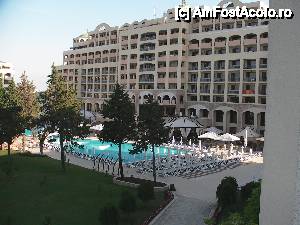 [P03] Din camera noastra se vedea vecinul Hotel Sol Palace... frumos...  » foto by elena prodan
 - 
<span class="allrVoted glyphicon glyphicon-heart hidden" id="av395402"></span>
<a class="m-l-10 hidden" id="sv395402" onclick="voting_Foto_DelVot(,395402,1088)" role="button">șterge vot <span class="glyphicon glyphicon-remove"></span></a>
<a id="v9395402" class=" c-red"  onclick="voting_Foto_SetVot(395402)" role="button"><span class="glyphicon glyphicon-heart-empty"></span> <b>LIKE</b> = Votează poza</a> <img class="hidden"  id="f395402W9" src="/imagini/loader.gif" border="0" /><span class="AjErrMes hidden" id="e395402ErM"></span>
