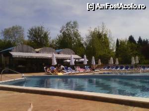 [P10] Barul cu de toate langa piscina.  » foto by dymytry
 - 
<span class="allrVoted glyphicon glyphicon-heart hidden" id="av509327"></span>
<a class="m-l-10 hidden" id="sv509327" onclick="voting_Foto_DelVot(,509327,1088)" role="button">șterge vot <span class="glyphicon glyphicon-remove"></span></a>
<a id="v9509327" class=" c-red"  onclick="voting_Foto_SetVot(509327)" role="button"><span class="glyphicon glyphicon-heart-empty"></span> <b>LIKE</b> = Votează poza</a> <img class="hidden"  id="f509327W9" src="/imagini/loader.gif" border="0" /><span class="AjErrMes hidden" id="e509327ErM"></span>