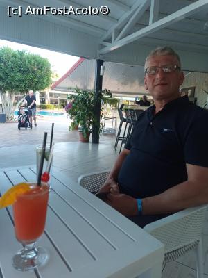 [P19] La un cocktail » foto by gianimary
 - 
<span class="allrVoted glyphicon glyphicon-heart hidden" id="av1367845"></span>
<a class="m-l-10 hidden" id="sv1367845" onclick="voting_Foto_DelVot(,1367845,1101)" role="button">șterge vot <span class="glyphicon glyphicon-remove"></span></a>
<a id="v91367845" class=" c-red"  onclick="voting_Foto_SetVot(1367845)" role="button"><span class="glyphicon glyphicon-heart-empty"></span> <b>LIKE</b> = Votează poza</a> <img class="hidden"  id="f1367845W9" src="/imagini/loader.gif" border="0" /><span class="AjErrMes hidden" id="e1367845ErM"></span>