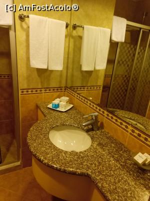 [P05] O parte din baie » foto by gianimary
 - 
<span class="allrVoted glyphicon glyphicon-heart hidden" id="av1367831"></span>
<a class="m-l-10 hidden" id="sv1367831" onclick="voting_Foto_DelVot(,1367831,1101)" role="button">șterge vot <span class="glyphicon glyphicon-remove"></span></a>
<a id="v91367831" class=" c-red"  onclick="voting_Foto_SetVot(1367831)" role="button"><span class="glyphicon glyphicon-heart-empty"></span> <b>LIKE</b> = Votează poza</a> <img class="hidden"  id="f1367831W9" src="/imagini/loader.gif" border="0" /><span class="AjErrMes hidden" id="e1367831ErM"></span>