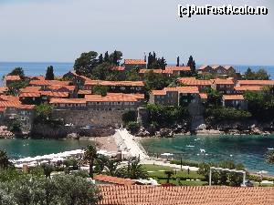 [P18] Sveti Stefan - Insula este legată de continent printr-un istm, având 32 de hectare, fiind cândva locul preferat al familiilor regale europene » foto by Marian Preda
 - 
<span class="allrVoted glyphicon glyphicon-heart hidden" id="av585573"></span>
<a class="m-l-10 hidden" id="sv585573" onclick="voting_Foto_DelVot(,585573,1103)" role="button">șterge vot <span class="glyphicon glyphicon-remove"></span></a>
<a id="v9585573" class=" c-red"  onclick="voting_Foto_SetVot(585573)" role="button"><span class="glyphicon glyphicon-heart-empty"></span> <b>LIKE</b> = Votează poza</a> <img class="hidden"  id="f585573W9" src="/imagini/loader.gif" border="0" /><span class="AjErrMes hidden" id="e585573ErM"></span>