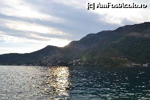 [P19] Apus de soare in golful Kotor » foto by sigcristina
 - 
<span class="allrVoted glyphicon glyphicon-heart hidden" id="av361001"></span>
<a class="m-l-10 hidden" id="sv361001" onclick="voting_Foto_DelVot(,361001,1103)" role="button">șterge vot <span class="glyphicon glyphicon-remove"></span></a>
<a id="v9361001" class=" c-red"  onclick="voting_Foto_SetVot(361001)" role="button"><span class="glyphicon glyphicon-heart-empty"></span> <b>LIKE</b> = Votează poza</a> <img class="hidden"  id="f361001W9" src="/imagini/loader.gif" border="0" /><span class="AjErrMes hidden" id="e361001ErM"></span>