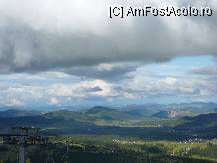 [P37] La 1500m altitudine, una din cele doua statiuni montane este situata, de fapt, pe un platou imens, parca ai fi intr-o depresiune. Cand vezi varfurile de peste 2000 m langa tine, cu zapada, iti dai seama ca nu-i asa... » foto by letalica*
 - 
<span class="allrVoted glyphicon glyphicon-heart hidden" id="av13540"></span>
<a class="m-l-10 hidden" id="sv13540" onclick="voting_Foto_DelVot(,13540,1103)" role="button">șterge vot <span class="glyphicon glyphicon-remove"></span></a>
<a id="v913540" class=" c-red"  onclick="voting_Foto_SetVot(13540)" role="button"><span class="glyphicon glyphicon-heart-empty"></span> <b>LIKE</b> = Votează poza</a> <img class="hidden"  id="f13540W9" src="/imagini/loader.gif" border="0" /><span class="AjErrMes hidden" id="e13540ErM"></span>