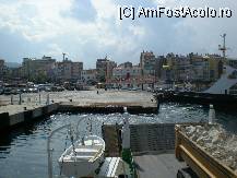 [P01] plecarea din Canakkale (hotelul roz din stanga pozei este Helen, la doi pasi de feribot- parcarea este in spatele lui) » foto by gcorneille*
 - 
<span class="allrVoted glyphicon glyphicon-heart hidden" id="av37323"></span>
<a class="m-l-10 hidden" id="sv37323" onclick="voting_Foto_DelVot(,37323,1104)" role="button">șterge vot <span class="glyphicon glyphicon-remove"></span></a>
<a id="v937323" class=" c-red"  onclick="voting_Foto_SetVot(37323)" role="button"><span class="glyphicon glyphicon-heart-empty"></span> <b>LIKE</b> = Votează poza</a> <img class="hidden"  id="f37323W9" src="/imagini/loader.gif" border="0" /><span class="AjErrMes hidden" id="e37323ErM"></span>