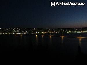 [P26] Argostoli si podul Dragano, noaptea » foto by elena_iasi
 - 
<span class="allrVoted glyphicon glyphicon-heart hidden" id="av448893"></span>
<a class="m-l-10 hidden" id="sv448893" onclick="voting_Foto_DelVot(,448893,1121)" role="button">șterge vot <span class="glyphicon glyphicon-remove"></span></a>
<a id="v9448893" class=" c-red"  onclick="voting_Foto_SetVot(448893)" role="button"><span class="glyphicon glyphicon-heart-empty"></span> <b>LIKE</b> = Votează poza</a> <img class="hidden"  id="f448893W9" src="/imagini/loader.gif" border="0" /><span class="AjErrMes hidden" id="e448893ErM"></span>