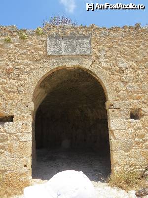 [P32] Intrarea in castelul din Assos » foto by elena_iasi
 - 
<span class="allrVoted glyphicon glyphicon-heart hidden" id="av448899"></span>
<a class="m-l-10 hidden" id="sv448899" onclick="voting_Foto_DelVot(,448899,1121)" role="button">șterge vot <span class="glyphicon glyphicon-remove"></span></a>
<a id="v9448899" class=" c-red"  onclick="voting_Foto_SetVot(448899)" role="button"><span class="glyphicon glyphicon-heart-empty"></span> <b>LIKE</b> = Votează poza</a> <img class="hidden"  id="f448899W9" src="/imagini/loader.gif" border="0" /><span class="AjErrMes hidden" id="e448899ErM"></span>