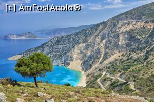 [P01] Plaja Myrtos. In plan indepartat se poate observa orasul Assos.  » foto by Vlahos2003
 - 
<span class="allrVoted glyphicon glyphicon-heart hidden" id="av820221"></span>
<a class="m-l-10 hidden" id="sv820221" onclick="voting_Foto_DelVot(,820221,1121)" role="button">șterge vot <span class="glyphicon glyphicon-remove"></span></a>
<a id="v9820221" class=" c-red"  onclick="voting_Foto_SetVot(820221)" role="button"><span class="glyphicon glyphicon-heart-empty"></span> <b>LIKE</b> = Votează poza</a> <img class="hidden"  id="f820221W9" src="/imagini/loader.gif" border="0" /><span class="AjErrMes hidden" id="e820221ErM"></span>