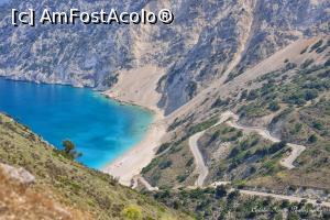 [P04] Plaja Myrtos si drumul de acces.  » foto by Vlahos2003
 - 
<span class="allrVoted glyphicon glyphicon-heart hidden" id="av820231"></span>
<a class="m-l-10 hidden" id="sv820231" onclick="voting_Foto_DelVot(,820231,1121)" role="button">șterge vot <span class="glyphicon glyphicon-remove"></span></a>
<a id="v9820231" class=" c-red"  onclick="voting_Foto_SetVot(820231)" role="button"><span class="glyphicon glyphicon-heart-empty"></span> <b>LIKE</b> = Votează poza</a> <img class="hidden"  id="f820231W9" src="/imagini/loader.gif" border="0" /><span class="AjErrMes hidden" id="e820231ErM"></span>
