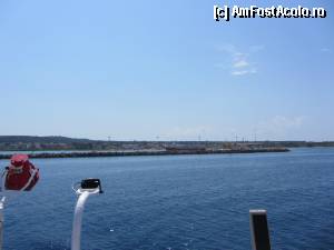 [P01] Plecarea cu ferry din Killini spre Poros.  » foto by florianais
 - 
<span class="allrVoted glyphicon glyphicon-heart hidden" id="av356770"></span>
<a class="m-l-10 hidden" id="sv356770" onclick="voting_Foto_DelVot(,356770,1121)" role="button">șterge vot <span class="glyphicon glyphicon-remove"></span></a>
<a id="v9356770" class=" c-red"  onclick="voting_Foto_SetVot(356770)" role="button"><span class="glyphicon glyphicon-heart-empty"></span> <b>LIKE</b> = Votează poza</a> <img class="hidden"  id="f356770W9" src="/imagini/loader.gif" border="0" /><span class="AjErrMes hidden" id="e356770ErM"></span>