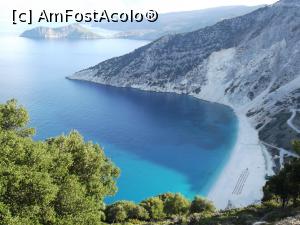 [P55] Două dintr-o lovitură: fabuloasa Myrtos şi, în plan îndepărtat, Assos şi peninsula sa » foto by irinad
 - 
<span class="allrVoted glyphicon glyphicon-heart hidden" id="av790921"></span>
<a class="m-l-10 hidden" id="sv790921" onclick="voting_Foto_DelVot(,790921,1121)" role="button">șterge vot <span class="glyphicon glyphicon-remove"></span></a>
<a id="v9790921" class=" c-red"  onclick="voting_Foto_SetVot(790921)" role="button"><span class="glyphicon glyphicon-heart-empty"></span> <b>LIKE</b> = Votează poza</a> <img class="hidden"  id="f790921W9" src="/imagini/loader.gif" border="0" /><span class="AjErrMes hidden" id="e790921ErM"></span>