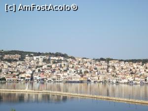 [P08] Argostoli, capitala Kefaloniei cu al său pod pietonal ce traversează tot golful » foto by irinad
 - 
<span class="allrVoted glyphicon glyphicon-heart hidden" id="av790870"></span>
<a class="m-l-10 hidden" id="sv790870" onclick="voting_Foto_DelVot(,790870,1121)" role="button">șterge vot <span class="glyphicon glyphicon-remove"></span></a>
<a id="v9790870" class=" c-red"  onclick="voting_Foto_SetVot(790870)" role="button"><span class="glyphicon glyphicon-heart-empty"></span> <b>LIKE</b> = Votează poza</a> <img class="hidden"  id="f790870W9" src="/imagini/loader.gif" border="0" /><span class="AjErrMes hidden" id="e790870ErM"></span>