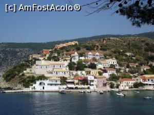 [P01] Privelişte de la Castelul Assos către orăşelul cu acelaşi nume » foto by irinad
 - 
<span class="allrVoted glyphicon glyphicon-heart hidden" id="av836019"></span>
<a class="m-l-10 hidden" id="sv836019" onclick="voting_Foto_DelVot(,836019,1121)" role="button">șterge vot <span class="glyphicon glyphicon-remove"></span></a>
<a id="v9836019" class=" c-red"  onclick="voting_Foto_SetVot(836019)" role="button"><span class="glyphicon glyphicon-heart-empty"></span> <b>LIKE</b> = Votează poza</a> <img class="hidden"  id="f836019W9" src="/imagini/loader.gif" border="0" /><span class="AjErrMes hidden" id="e836019ErM"></span>
