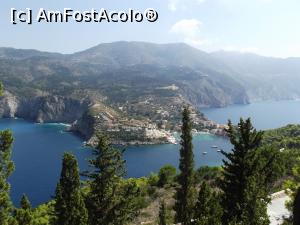 [P06] Vedere asupra localităţii Assos din curtea castelului » foto by irinad
 - 
<span class="allrVoted glyphicon glyphicon-heart hidden" id="av836024"></span>
<a class="m-l-10 hidden" id="sv836024" onclick="voting_Foto_DelVot(,836024,1121)" role="button">șterge vot <span class="glyphicon glyphicon-remove"></span></a>
<a id="v9836024" class=" c-red"  onclick="voting_Foto_SetVot(836024)" role="button"><span class="glyphicon glyphicon-heart-empty"></span> <b>LIKE</b> = Votează poza</a> <img class="hidden"  id="f836024W9" src="/imagini/loader.gif" border="0" /><span class="AjErrMes hidden" id="e836024ErM"></span>