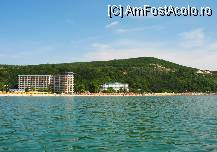 [P02] Vedere de pe mare, Kaliakra si Arabella Beach - ultimele doua hoteluri din nordul statiunii. » foto by escu
 - 
<span class="allrVoted glyphicon glyphicon-heart hidden" id="av95059"></span>
<a class="m-l-10 hidden" id="sv95059" onclick="voting_Foto_DelVot(,95059,1145)" role="button">șterge vot <span class="glyphicon glyphicon-remove"></span></a>
<a id="v995059" class=" c-red"  onclick="voting_Foto_SetVot(95059)" role="button"><span class="glyphicon glyphicon-heart-empty"></span> <b>LIKE</b> = Votează poza</a> <img class="hidden"  id="f95059W9" src="/imagini/loader.gif" border="0" /><span class="AjErrMes hidden" id="e95059ErM"></span>