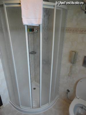 [P12] Cabina de dus - baia secundara » foto by Wayfarer
 - 
<span class="allrVoted glyphicon glyphicon-heart hidden" id="av574000"></span>
<a class="m-l-10 hidden" id="sv574000" onclick="voting_Foto_DelVot(,574000,1149)" role="button">șterge vot <span class="glyphicon glyphicon-remove"></span></a>
<a id="v9574000" class=" c-red"  onclick="voting_Foto_SetVot(574000)" role="button"><span class="glyphicon glyphicon-heart-empty"></span> <b>LIKE</b> = Votează poza</a> <img class="hidden"  id="f574000W9" src="/imagini/loader.gif" border="0" /><span class="AjErrMes hidden" id="e574000ErM"></span>